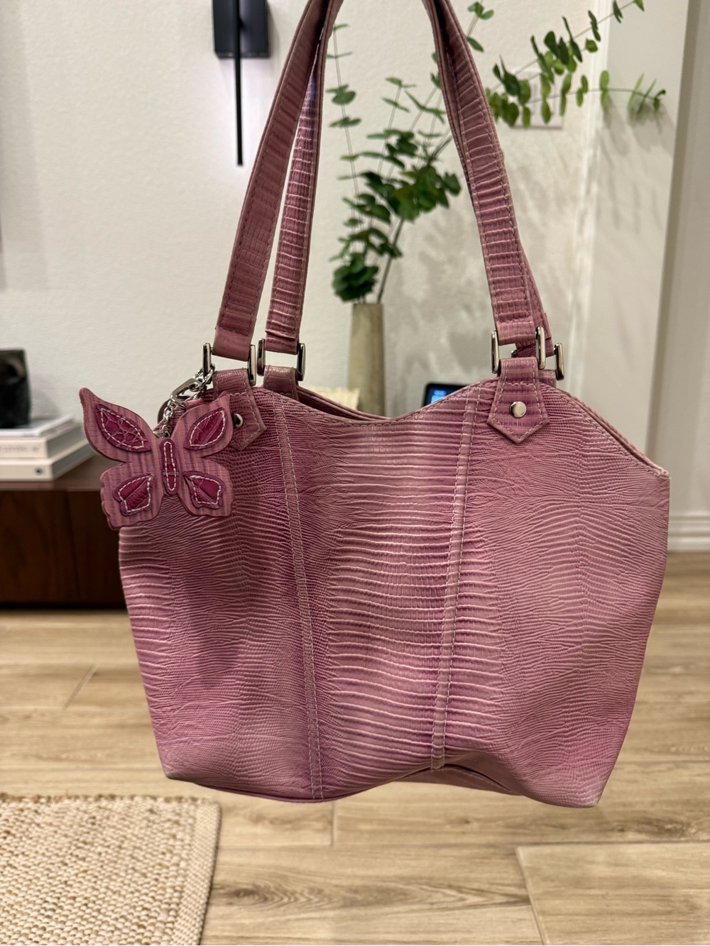 Vintage Y2K St. John’s Bay Dusty Pink Faux Lizard Shoulder Bag w/ Butterfly